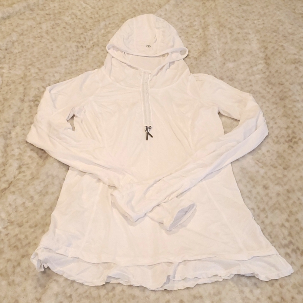 BNWOT lululemon rare longsleeve with hood